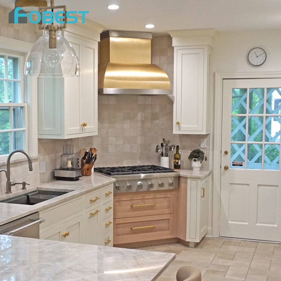 Custom or Ready-Made? Find the Range Hood That Matches Your Style and