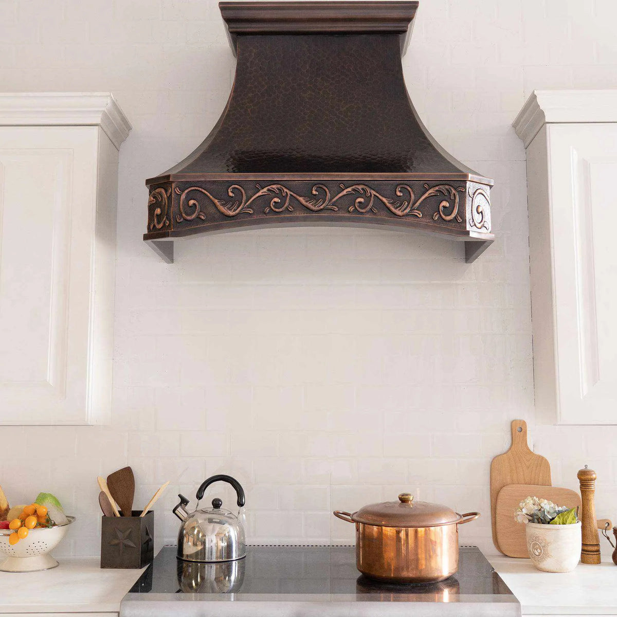 Fobest farmhouse kitchen hood with natural curved pattern apron design