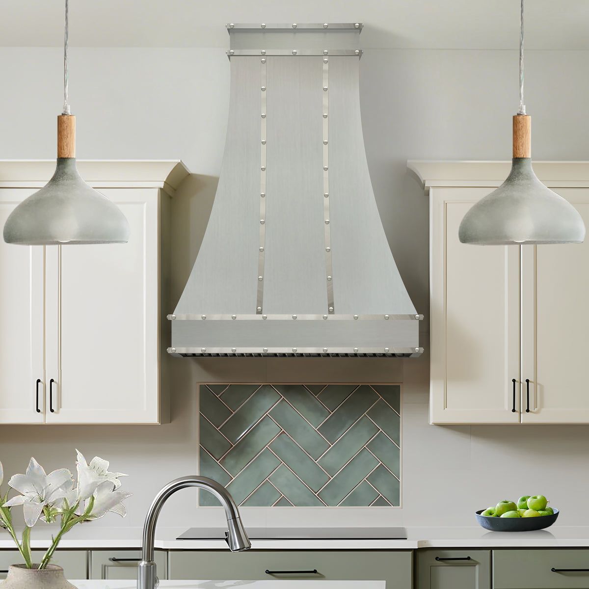 Fobest Custom Stainless Steel Range Hood with Brushed Finish and Polished Details FSS-568