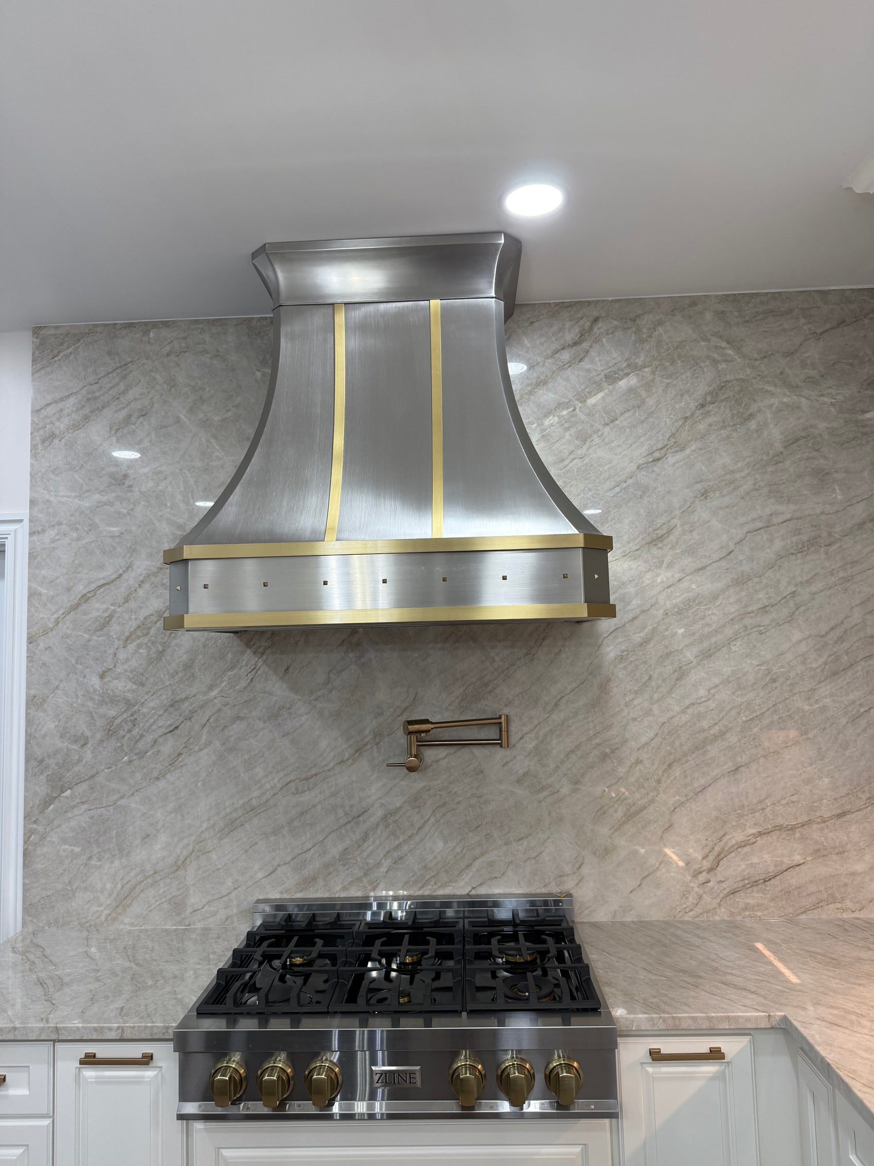 Fobest Stainless Steel Modern Range Hood with Brass Straps FSS-193
