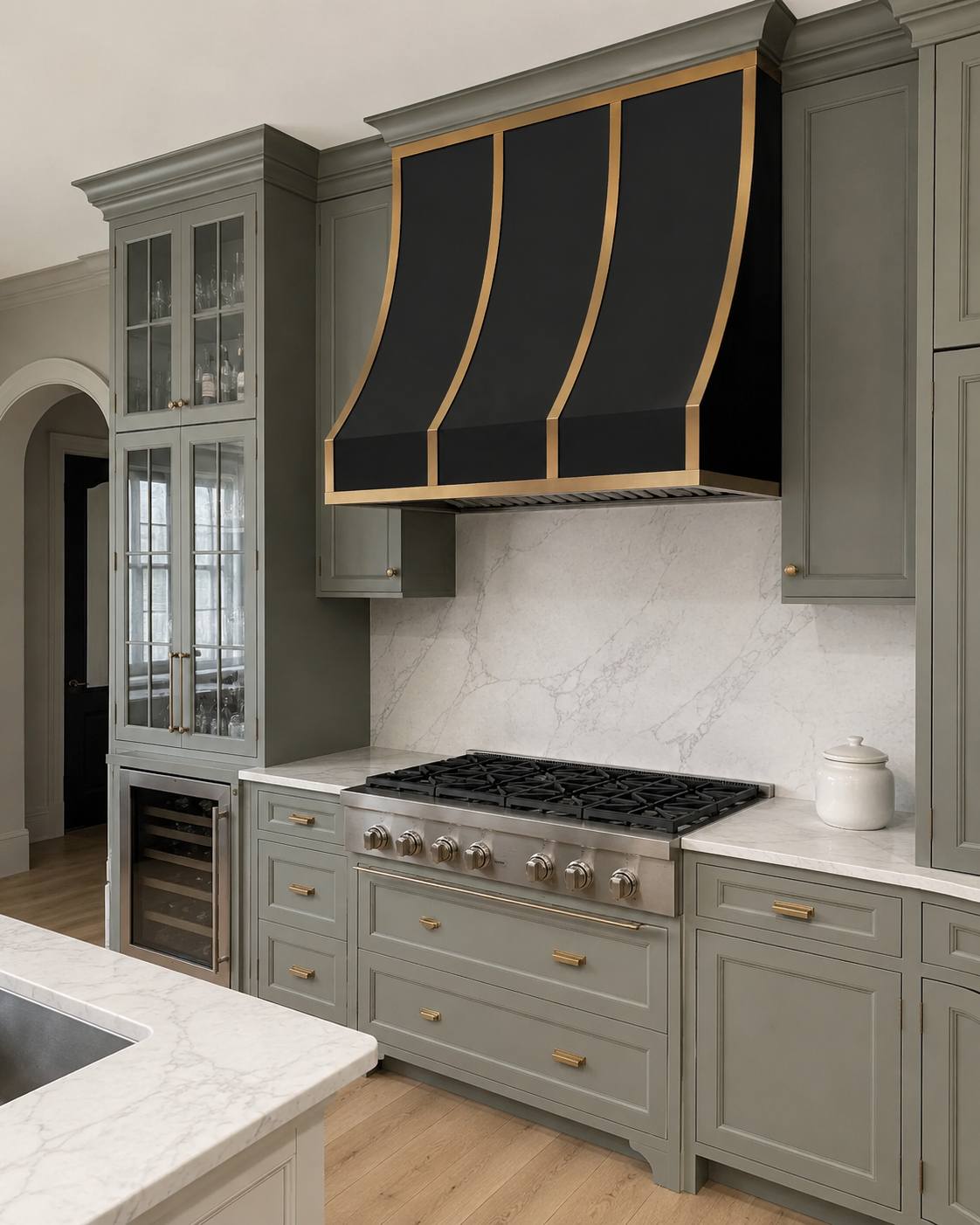 Fobest Black Stainless Steel Custom Stove Hood with Brass Decor FSS-459