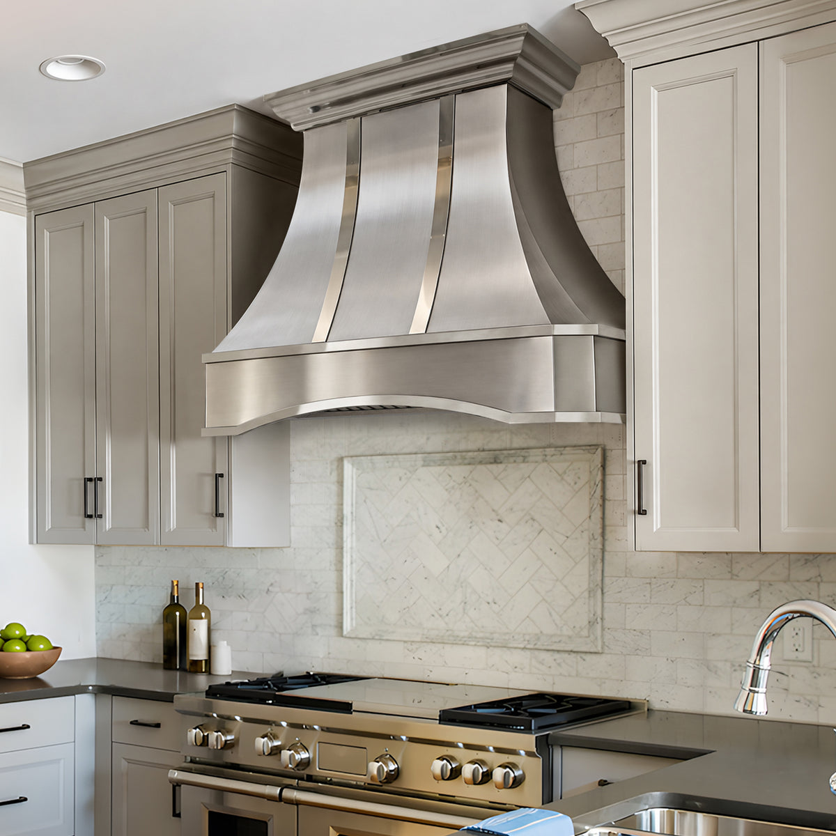Fobest Clean Stainless Steel Range Hood with Polished Straps FSS-716