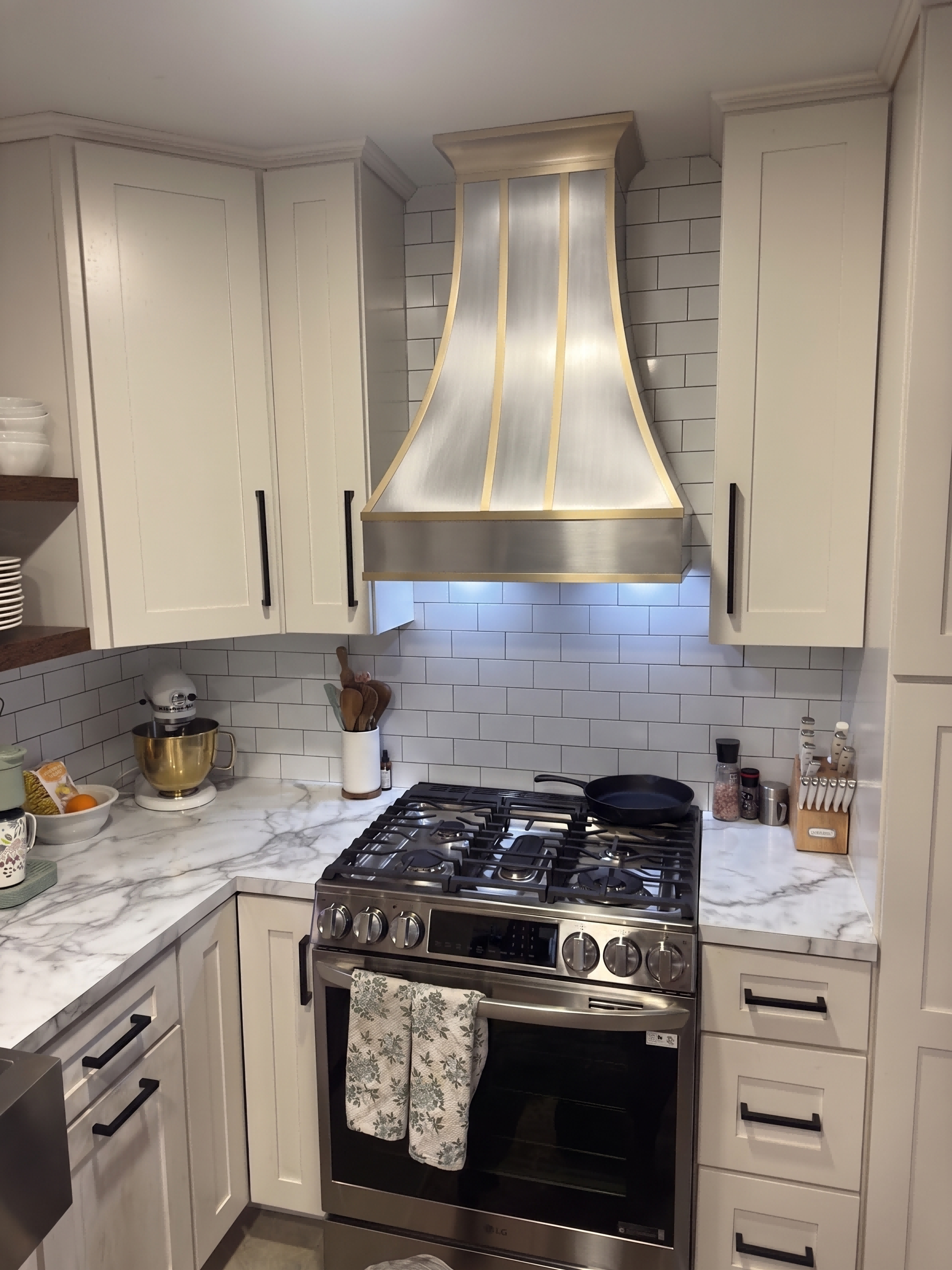 Fobest Custom Classic Curved Stainless Steel Range Hood with Brass Straps FSS-613