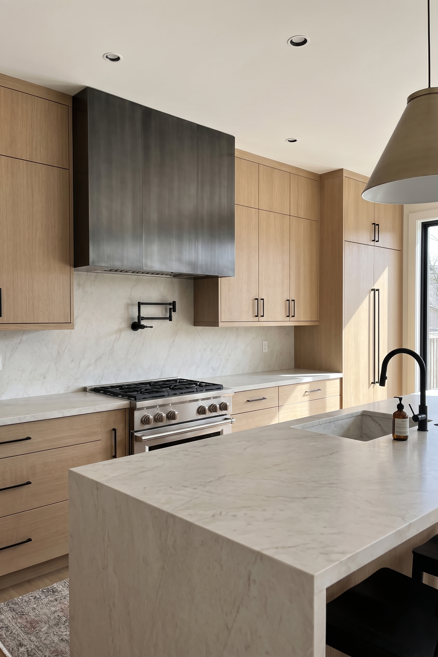 Fobest Custom Grey Box Stainless Steel Range Hood with Modern Accent FSS-567