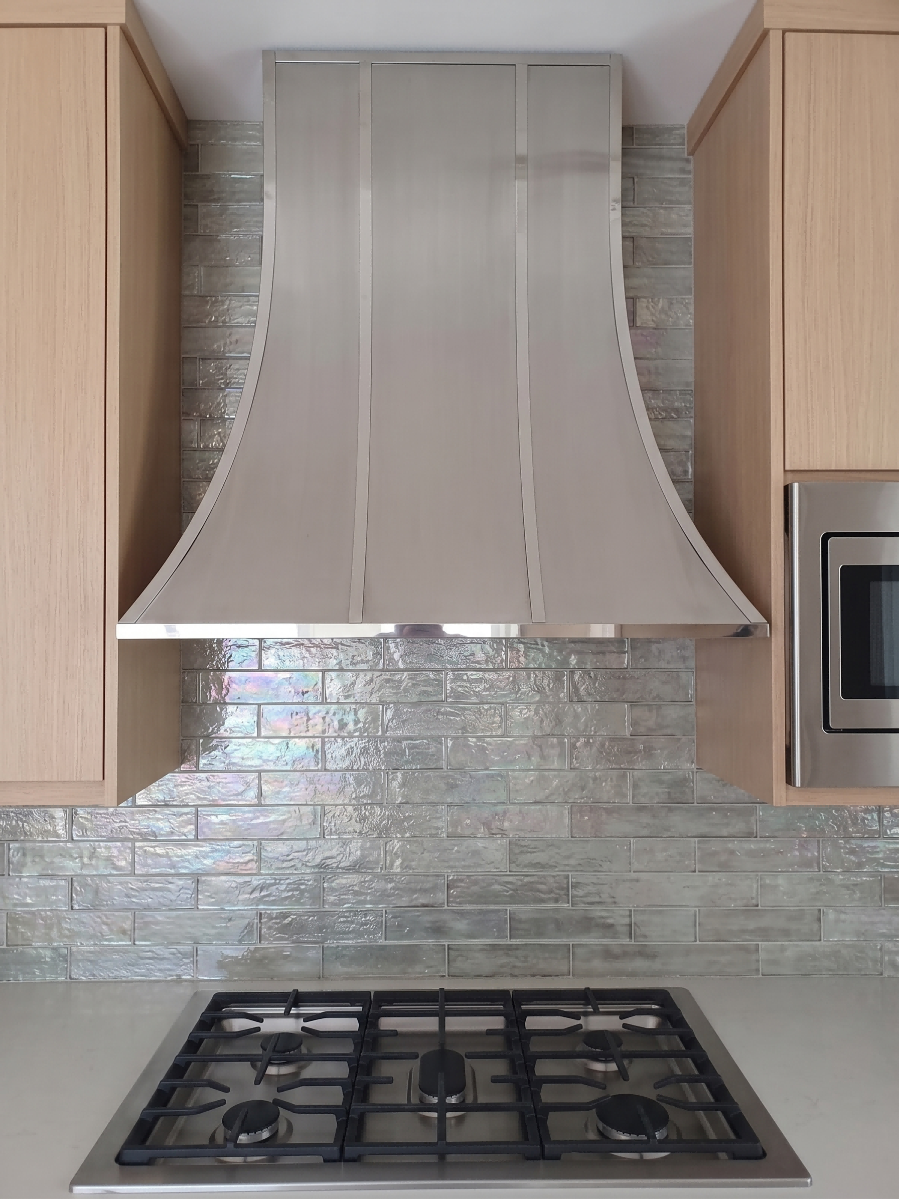 Fobest Custom Minimalist Stainless Steel Range Hood with Soft Curved Design FSS-608