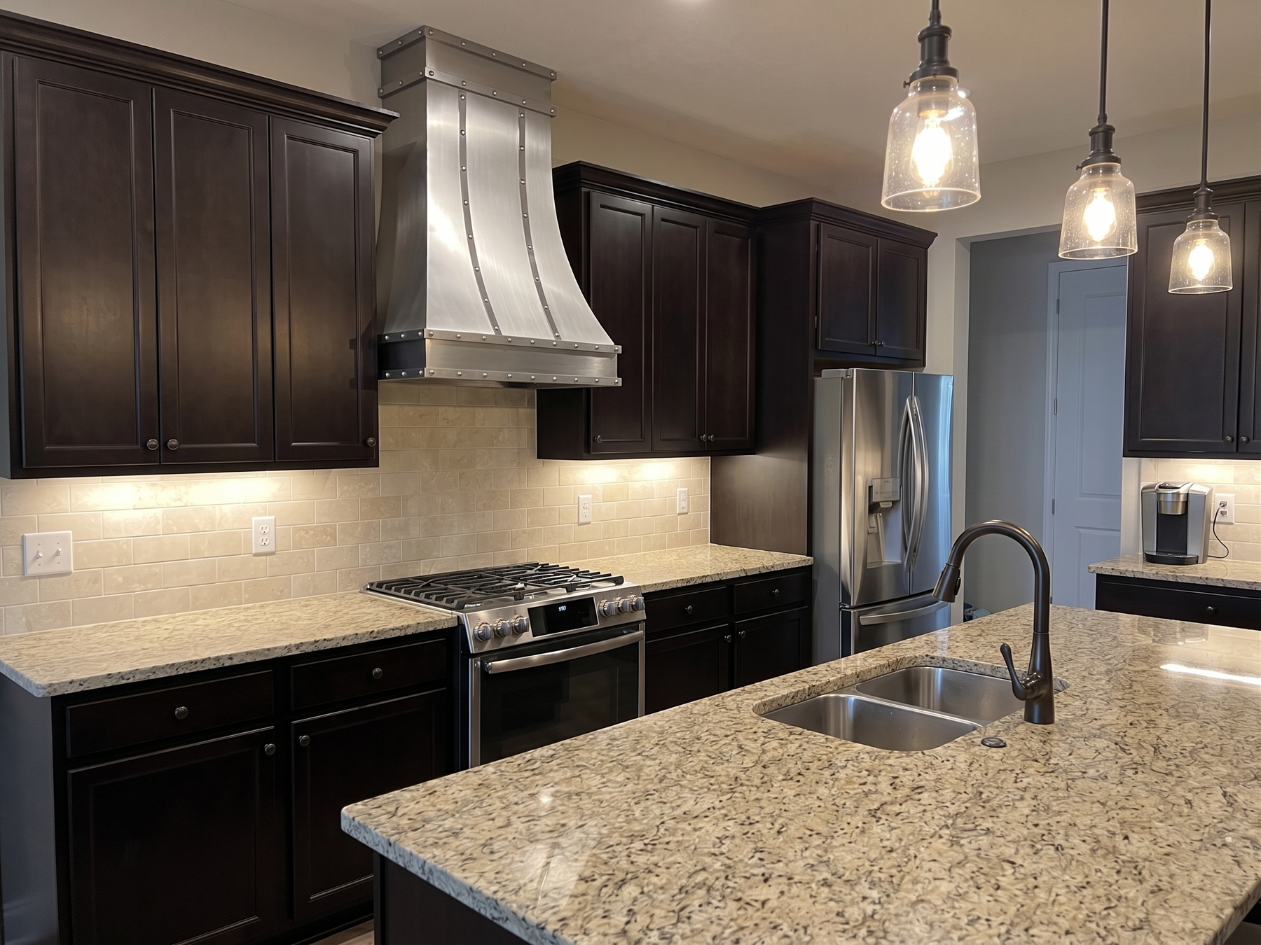 Fobest Custom Stainless Steel Range Hood with Brushed Finish and Polished Details FSS-568