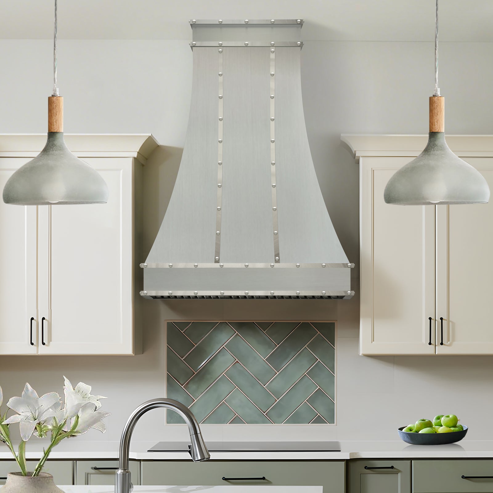 Fobest Custom Stainless Steel Range Hood with Brushed Finish and Polished Details FSS-568