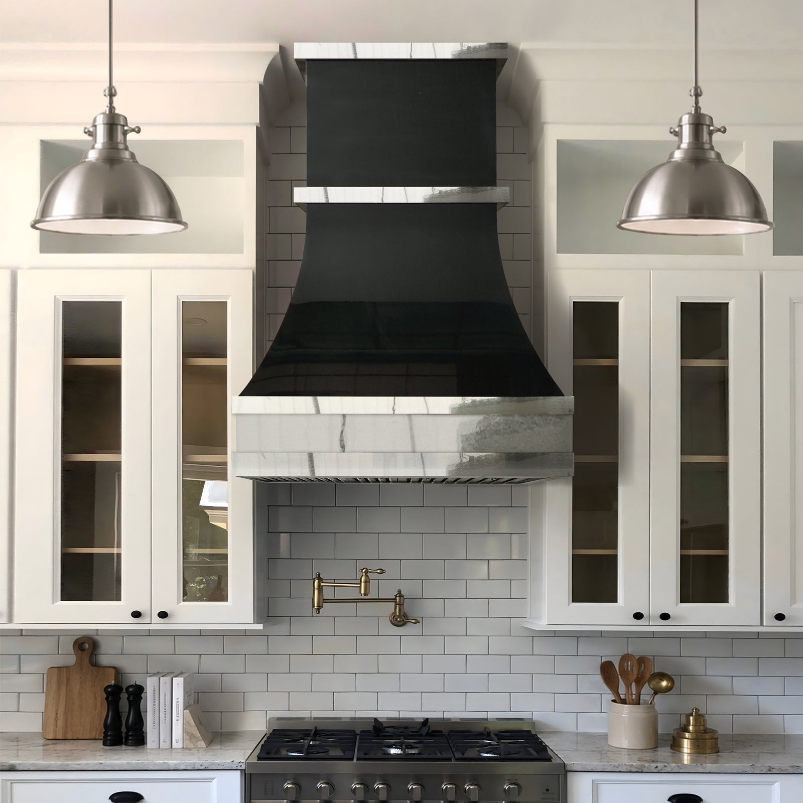 Fobest Custom Glossy Black Stainless Steel Range Hood with Polished Straps FSS-686