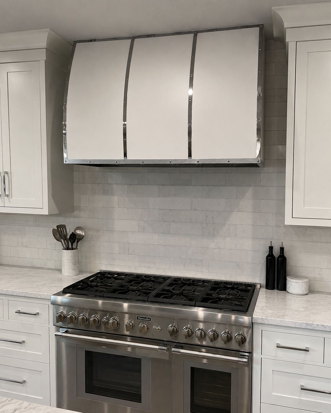 Fobest Los Angeles White Stainless Steel Range Hood with Polished Accents FSS-504