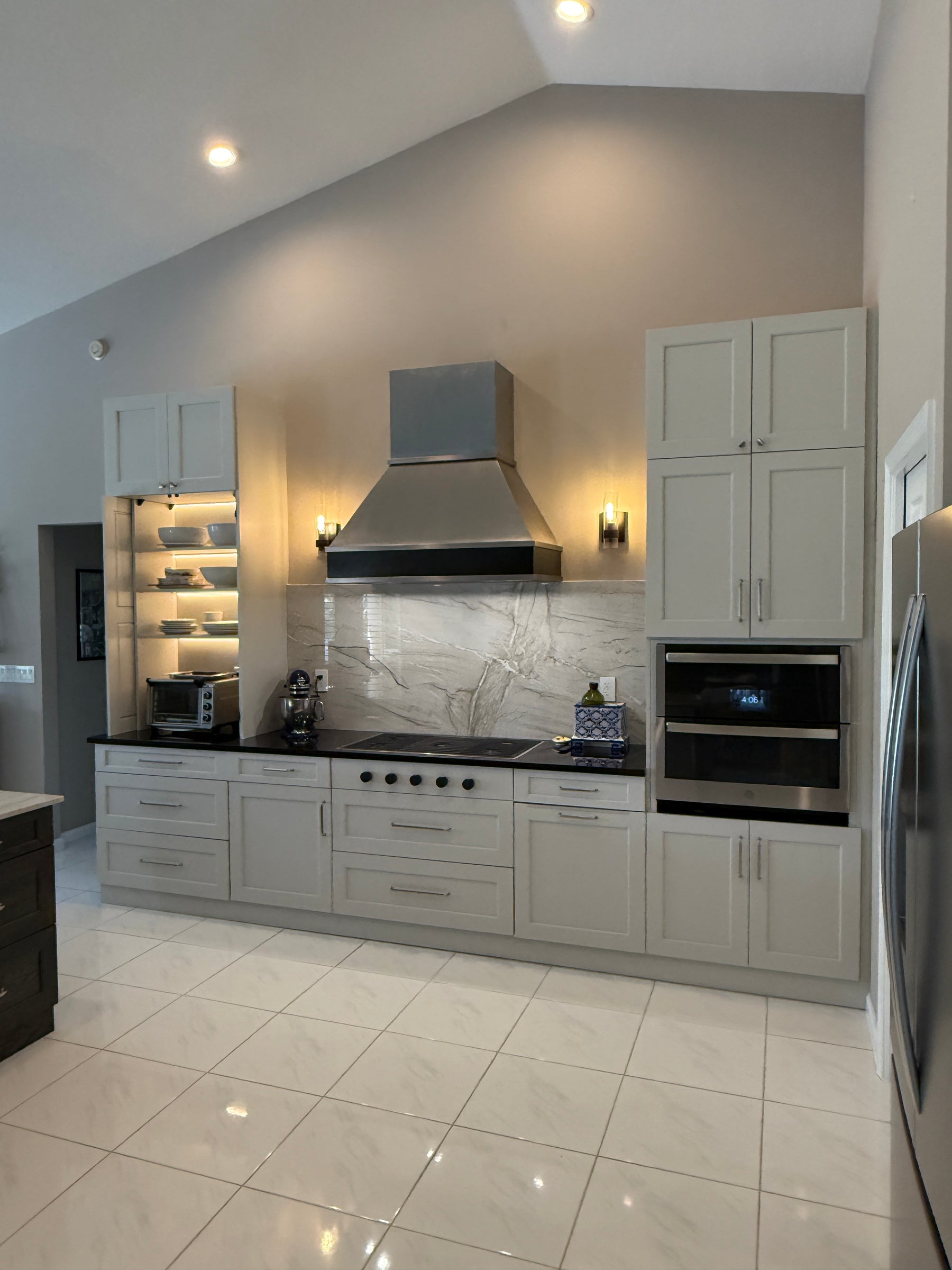 Fobest Stainless Steel Chimney Range Hood FSS-82